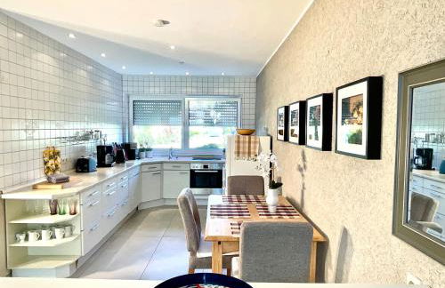 Ruhige Wohlfühloase auf zwei Ebenen - mit Terrasse im Grünen und Balkon - Foto 3