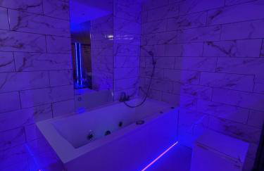 Luxury Jacuzzi Suites Halifax - Foto 12