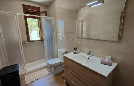 HAPPY HOLIDAYS - Photo 27