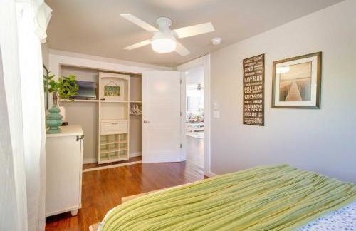 Charming Mountain Home Retreat Walk to Marina! - Foto 29