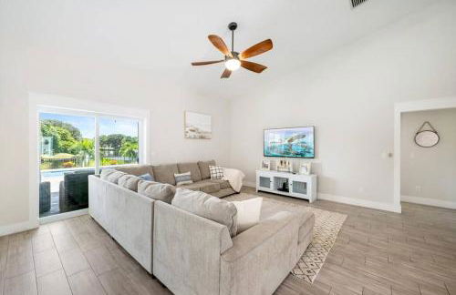 Mini Golf Course*Heated Saltwater Pool*Lakeview! - Foto 18