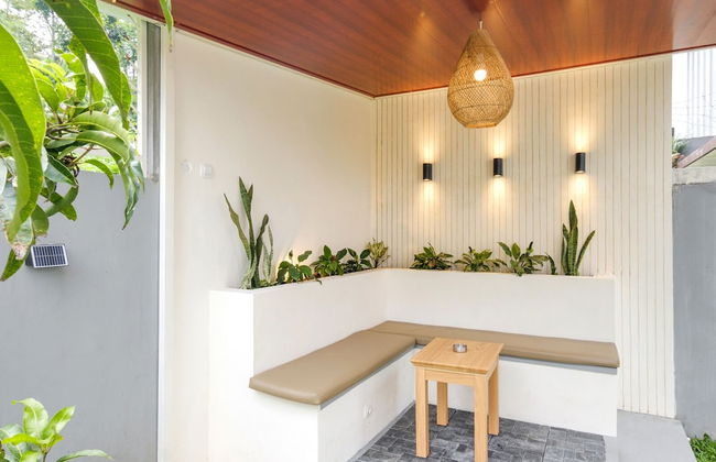 Calma Edelweiss Villa Lawang Malang - Photo 31