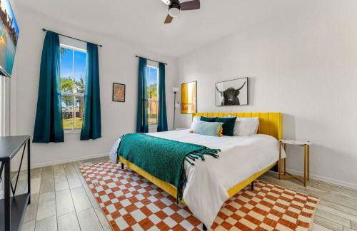 Disney World Cinderella Castle Lazy River Pool & Game Room - Foto 39