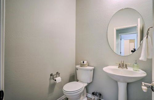 5 Mi to Surprise Stadium! Snowbird Escape with Pool - Foto 34