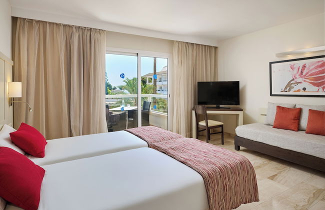 Grupotel Alcudia Suite - Photo 10