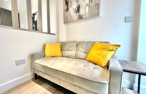 Yastayzzz at Studio 3 Bransford Road - Foto 8