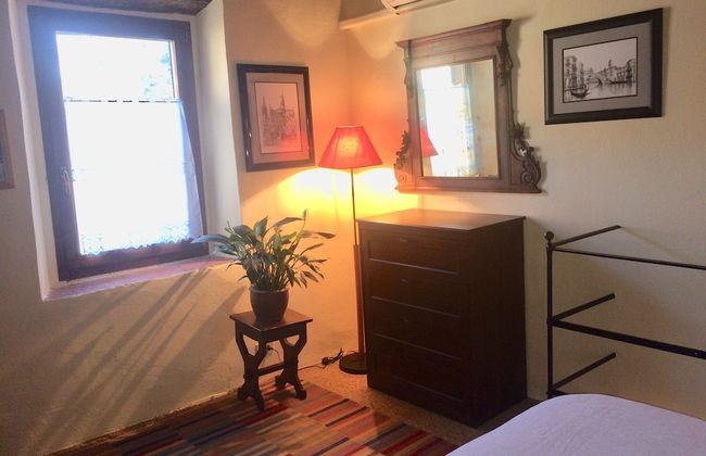 Adorable Tuscan Cottage With Beautiful Garden Just Outside Lucca, Sleeps 2 - Foto 2