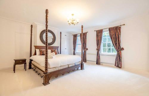 Luxury Grand Windsor Mansion Private 5 Acres & Helipad - Photo 23