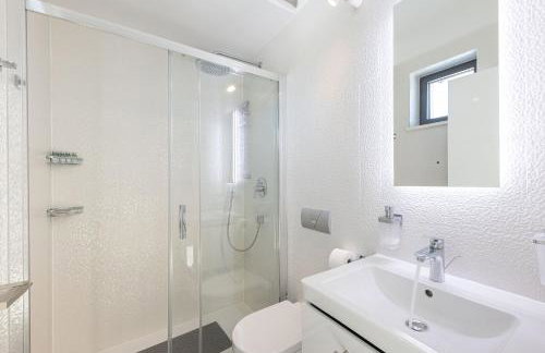 Villa True Oasis with Heated Pool - Photo 43