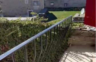 Maison Familiale Style Chalet - Centre village - Foto 4