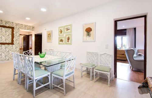 Queen Fabiola Villa, spacius home with private Pool in east Malaga - Photo 23