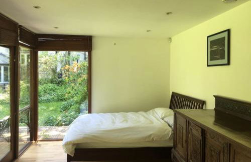 The Studio - Photo 6