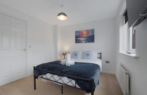 New! Spacious Retreat for 10 Perfect for Families! - Photo 3