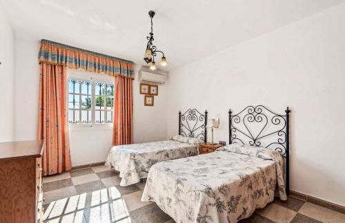 Villa Maria Isabel - Photo 42