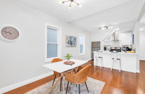 Jennifer's Chic Modern 1st Floor Apt Private Patio - Foto 15