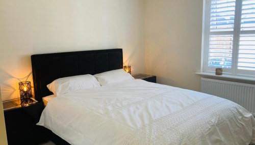 House-Sleeps 8-Parking-Garden - Foto 3