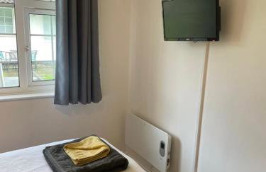 BumbleBee Lodge - Photo 19