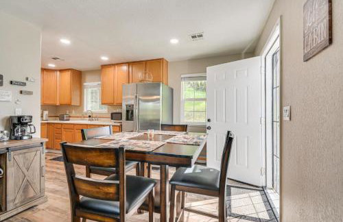 Coulterville Home with Gazebo Near Lakes and Hiking! - Foto 8