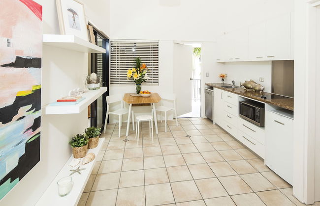 Julians Apartments - Photo 15