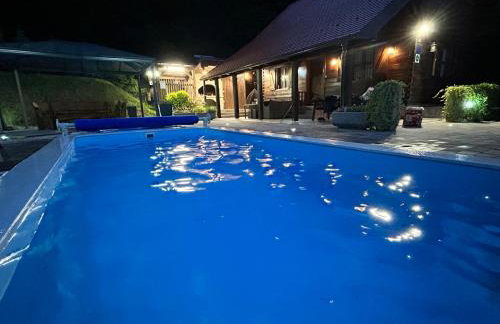 Slow leaving retreat in villa with heated pool, whirlpool, sauna, playground and barbeque in privacy near forest - Foto 2