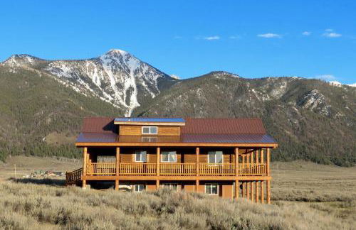 Scenic Vacation Cabin with 360° Mountain Views near Yellowstone National Park in Madison River Valley, Montana - Foto 10