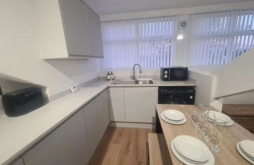 Stylish modern 2 bedroom apartment - Foto 1