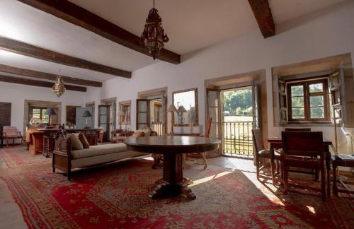 Palacio de Hualle - Photo 24