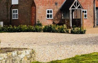 Charming rural cottage & private garden near South Downs - Great location for hiking - Photo 13