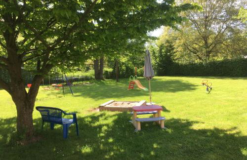 Kinderfreundliches-Ferienhaus-mit-grosser-Spielwiese - Foto 9