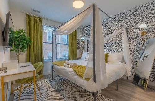 Opulence in Olive 4 bedrooms, 4 baths with 10 beds, Park 2 cars FREE - Foto 2