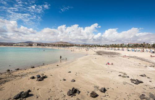 Home2Book Quiet Villa with Private Pool - Photo 26