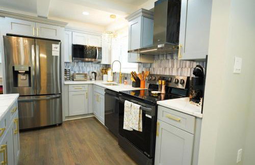 Modern Luxe Retreat -Heart of Chesterfield - Foto 20