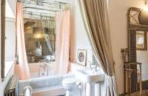 Tudor Romance- a historic manor house for holiday and corporate stays - Foto 56