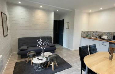 Les Chalets du Mancel - Chalet Tennessee - 500 m Bouleries Jump , 10 min du circuit des 24h - Foto 1