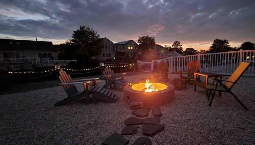 Waterfront retreat minutes from the beach - Foto 5