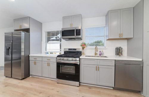 Pickleball-Basketball Oasis-Pool & Spacious Home - Photo 33