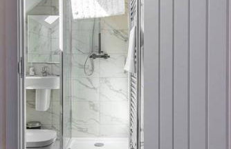 Beach Mews - Modern townhouse with patio and private parking - Photo 29