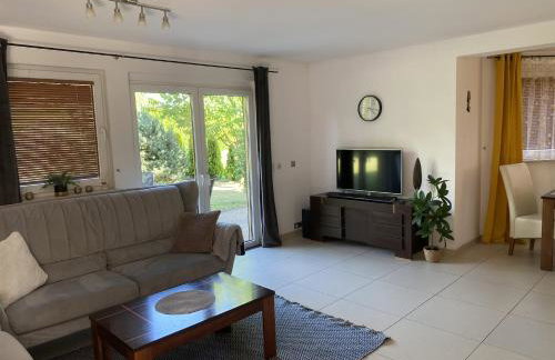 4 Bedroom family house with access to a hot tub - Photo 4