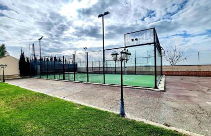 Precioso chalet con piscina y pista de padel - Photo 43