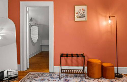 Charming 4BR Retreat in Arlington Sleeps 12 NearDC - Foto 24