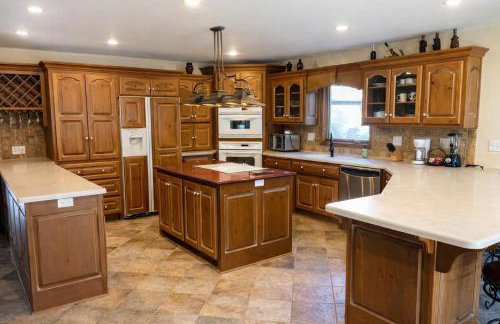 Longview Lake Getaway 4-Bedroom house - Foto 12