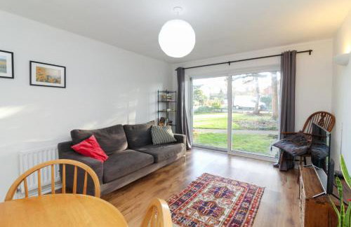 Neat 2 bedroom ground floor flat - Foto 6