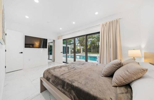 Luxury Villa Azure with Heated Pool 20 minutes to Beach - Foto 35