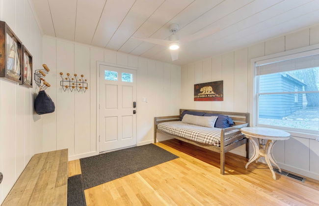 West Shore Lake House by Avantstay Ski Cabin w/ Backyard Sledding Hill! - Photo 34