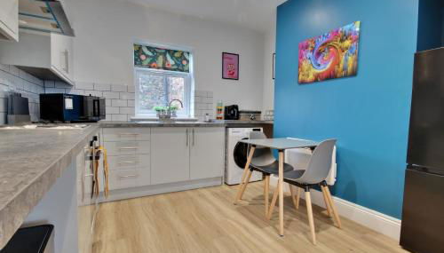 Little Gem - New - Central - Walkable to Bars - Foto 2, stove