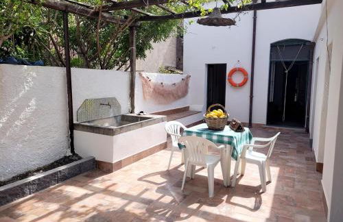 Typical house in a Sicilian village - Photo 5