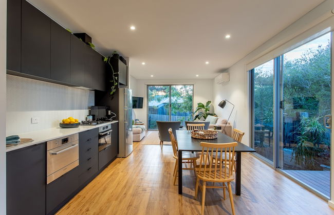 160 Steps from Yallingup Beach - Photo 2