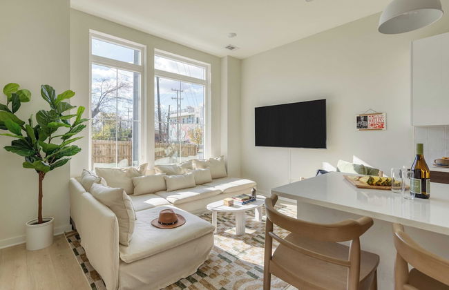 Sleeps 24! 3 Modern 4bdr Townhomes w/ Covered Patios Nashville Group Retreat - Foto 4