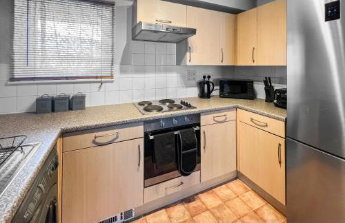 Stylish Apartment Near Heathrow, Skyline Views - Foto 14