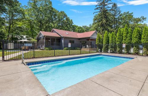 The Dakota by Juniper Holiday + Home - Photo 26